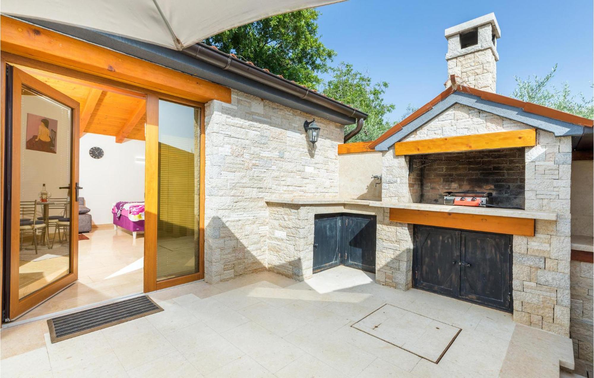 4 Bedroom Stunning Home In Pomer Exterior photo